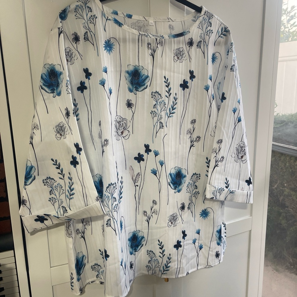 Floral Blue and White Women's Top